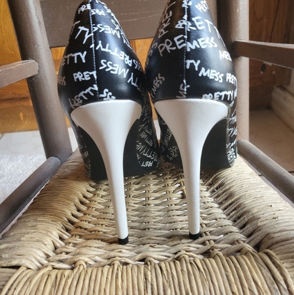 Shoes - **SOLD**Shoedazzle Pretty Mess Heels size 9